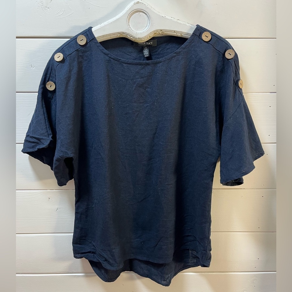 ELLEN TRACY – Navy Linen-Blend Button Shoulder Top (Size S)